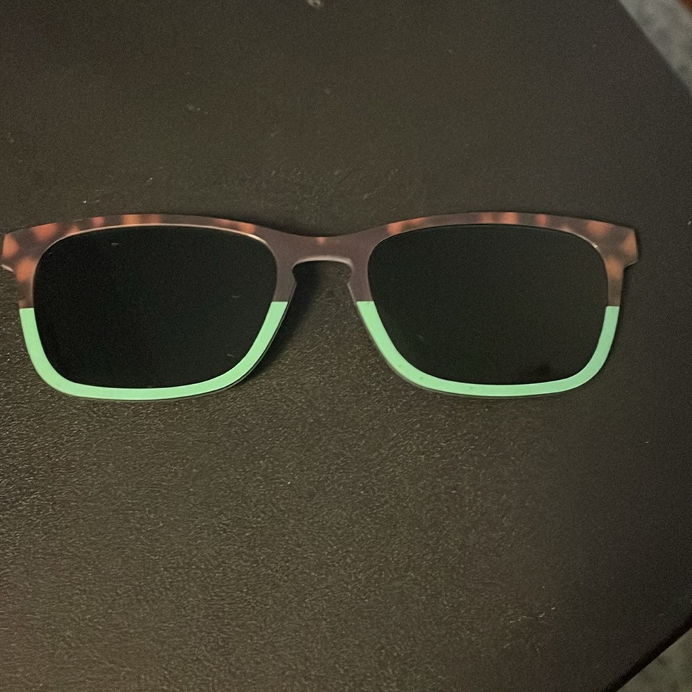 Pair eyewear sunglasses topper for Casper